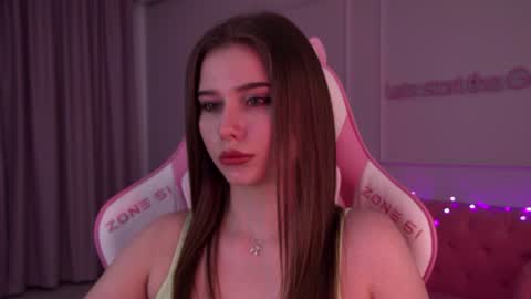 Snapshot of dianabecker chatting on 01/20/25, 12:15 Diana online show from 01/20/25, 12:15