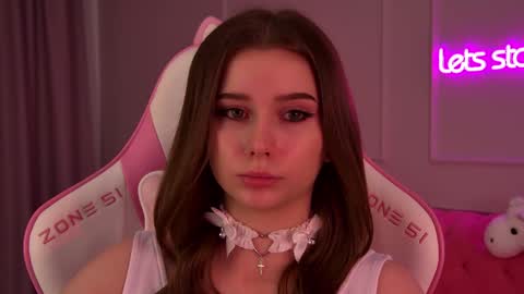 Snapshot of dianabecker chatting on 02/03/25, 07:00 Diana online show from 02/03/25, 07:00