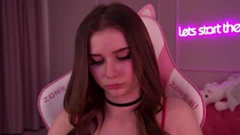 Snapshot of dianabecker chatting on 02/04/25, 01:02 Diana online show from 02/04/25, 01:02