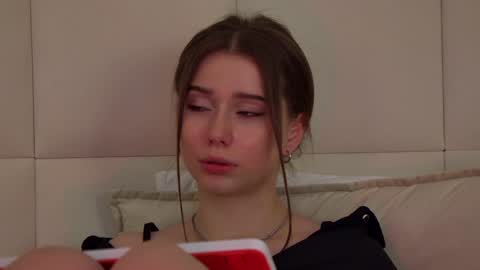 Snapshot of dianabecker chatting on 02/05/25, 01:37 Diana online show from 02/05/25, 01:37