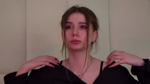 Snapshot of dianabecker chatting on 02/05/25, 04:37 Diana online show from 02/05/25, 04:37