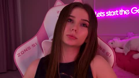 Snapshot of dianabecker chatting on 02/06/25, 12:43 Diana online show from 02/06/25, 12:43