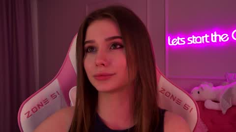 Snapshot of dianabecker chatting on 02/06/25, 04:10 Diana online show from 02/06/25, 04:10