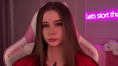 Snapshot of dianabecker chatting on 02/09/25, 06:16 Diana online show from 02/09/25, 06:16