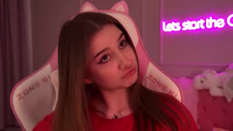 Snapshot of dianabecker chatting on 02/09/25, 09:17 Diana online show from 02/09/25, 09:17