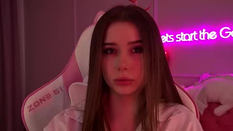 Snapshot of dianabecker chatting on 02/11/25, 06:33 Diana online show from 02/11/25, 06:33