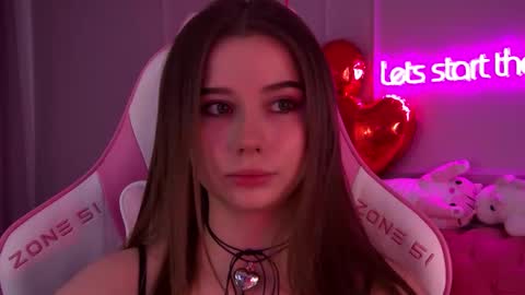 Snapshot of dianabecker chatting on 02/13/25, 06:27 Diana online show from 02/13/25, 06:27