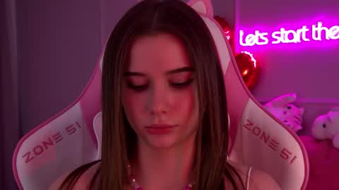 Snapshot of dianabecker chatting on 02/14/25, 01:02 Diana online show from 02/14/25, 01:02