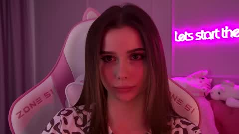 Snapshot of dianabecker chatting on 02/18/25, 12:26 Diana online show from 02/18/25, 12:26