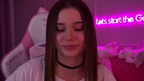 Snapshot of dianabecker chatting on 02/19/25, 12:14 Diana online show from 02/19/25, 12:14