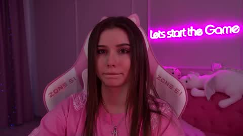 Snapshot of dianabecker chatting on 02/21/25, 05:13 Diana online show from 02/21/25, 05:13