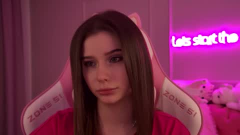 Snapshot of dianabecker chatting on 02/24/25, 09:41 Diana online show from 02/24/25, 09:41