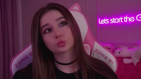 Snapshot of dianabecker chatting on 02/27/25, 07:15 Diana online show from 02/27/25, 07:15