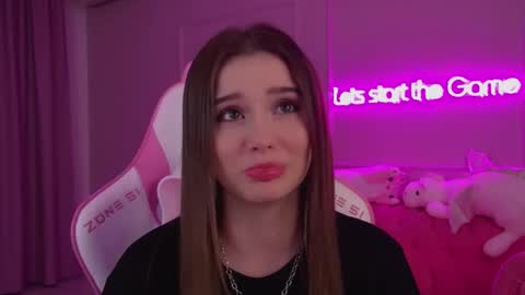 Snapshot of dianabecker chatting on 03/04/25, 11:00 Diana online show from 03/04/25, 11:00