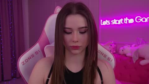 Snapshot of dianabecker chatting on 03/09/25, 06:21 Diana online show from 03/09/25, 06:21