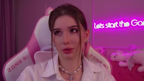 Snapshot of dianabecker chatting on 03/10/25, 06:23 Diana online show from 03/10/25, 06:23