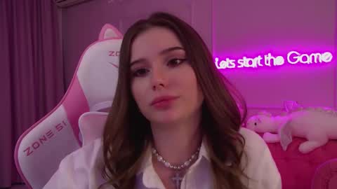 Snapshot of dianabecker chatting on 03/11/25, 01:05 Diana online show from 03/11/25, 01:05