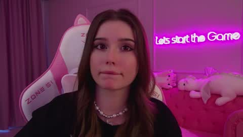 Snapshot of dianabecker chatting on 03/11/25, 04:32 Diana online show from 03/11/25, 04:32