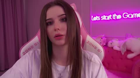 Snapshot of dianabecker chatting on 03/11/25, 09:26 Diana online show from 03/11/25, 09:26