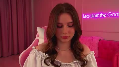 Snapshot of dianabecker chatting on 09/08/25, 06:29 Diana online show from 09/08/25, 06:29