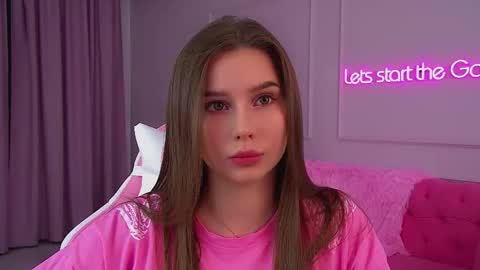 Snapshot of dianabecker chatting on 09/13/25, 06:29 Diana online show from 09/13/25, 06:29