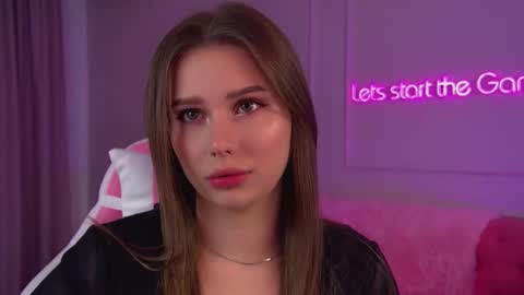 Snapshot of dianabecker chatting on 09/25/25, 06:33 Diana online show from 09/25/25, 06:33