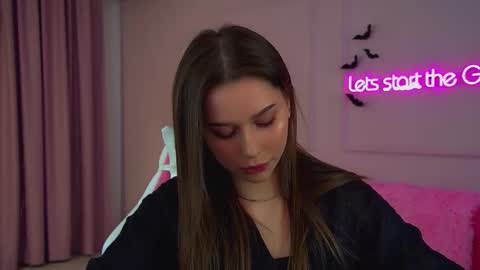 Snapshot of dianabecker chatting on 10/20/25, 06:41 Diana online show from 10/20/25, 06:41