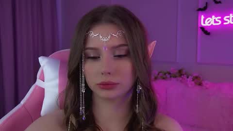 Snapshot of dianabecker chatting on 10/29/25, 06:48 Diana online show from 10/29/25, 06:48