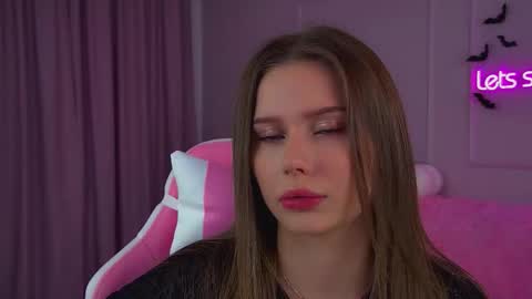 Snapshot of dianabecker chatting on 11/02/25, 07:49 Diana online show from 11/02/25, 07:49