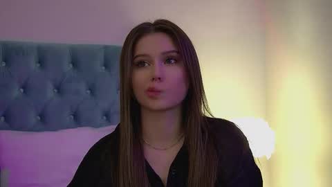 Snapshot of dianabecker chatting on 11/20/25, 06:18 Diana online show from 11/20/25, 06:18