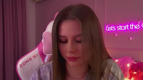 Snapshot of dianabecker chatting on 11/30/25, 06:45 Diana online show from 11/30/25, 06:45