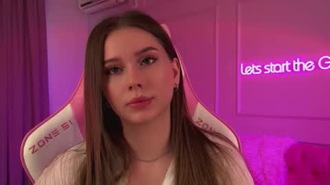 Snapshot of dianabecker chatting on 03/07/26, 06:21 Diana online show from 03/07/26, 06:21