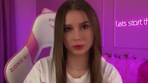 Snapshot of dianabecker chatting on 03/08/26, 06:01 Diana online show from 03/08/26, 06:01