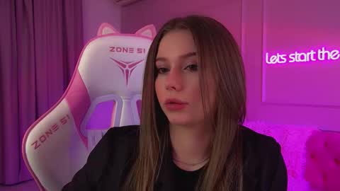 Snapshot of dianabecker chatting on 03/09/26, 06:34 Diana online show from 03/09/26, 06:34