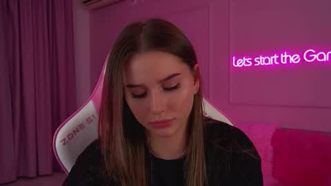 Snapshot of dianabecker chatting on 03/12/26, 07:53 Diana online show from 03/12/26, 07:53