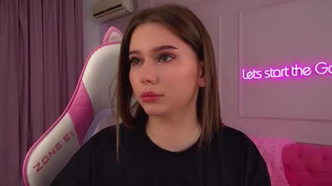 Snapshot of dianabecker chatting on 03/18/26, 01:14 Diana online show from 03/18/26, 01:14