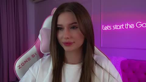 Snapshot of dianabecker chatting on 03/19/26, 06:23 Diana online show from 03/19/26, 06:23