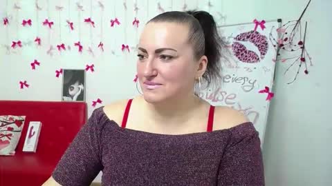 Snapshot of dianamgg chatting on 03/17/26, 06:28 Diana online show from 03/17/26, 06:28