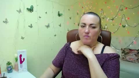 Snapshot of dianamgg chatting on 03/25/26, 06:52 Diana online show from 03/25/26, 06:52