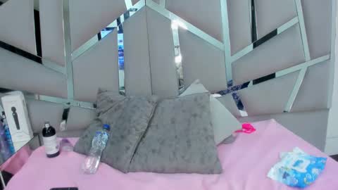 dianarous online show from 12/04/24, 09:07