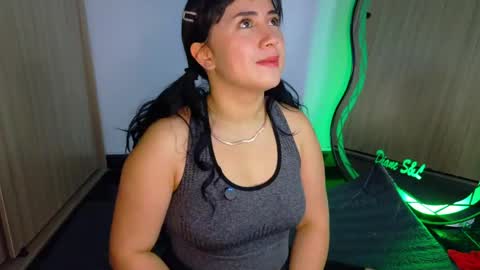 Snapshot of diane_1 chatting on 04/30/26, 11:27 DIANE online show from 04/30/26, 11:27