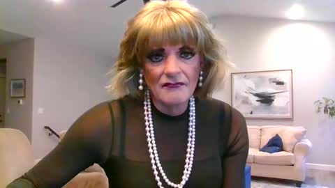 Snapshot of dianeheels chatting on 01/08/25, 02:35 dianeheels online show from 01/08/25, 02:35