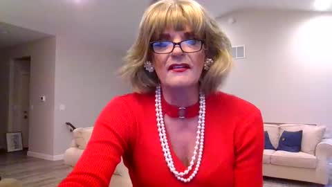 Snapshot of dianeheels chatting on 10/16/25, 01:56 dianeheels online show from 10/16/25, 01:56