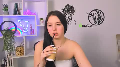 Snapshot of diara_ti chatting on 02/27/26, 01:44 diara ti online show from 02/27/26, 01:44