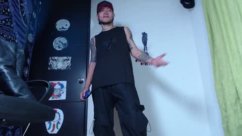 Snapshot of dicaprioo_ chatting on 12/03/24, 07:55 DICAPRIO online show from 12/03/24, 07:55