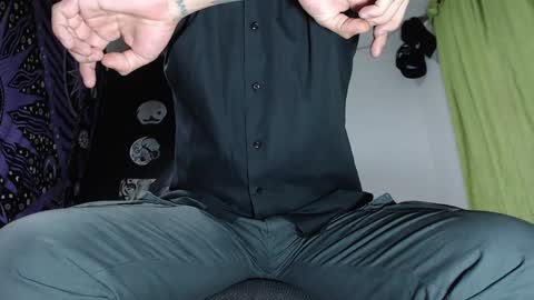 Snapshot of dicaprioo_ chatting on 12/05/24, 01:47 DICAPRIO online show from 12/05/24, 01:47