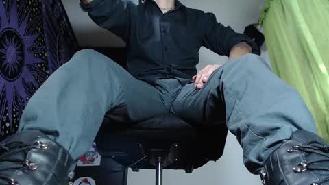 Snapshot of dicaprioo_ chatting on 12/05/24, 02:55 DICAPRIO online show from 12/05/24, 02:55