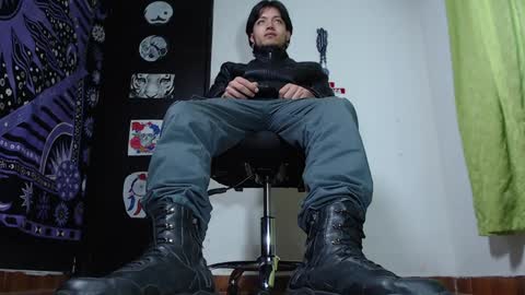 Snapshot of dicaprioo_ chatting on 12/05/24, 06:00 DICAPRIO online show from 12/05/24, 06:00