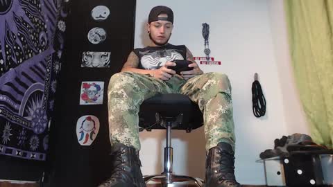 Snapshot of dicaprioo_ chatting on 12/10/24, 01:11 DICAPRIO online show from 12/10/24, 01:11