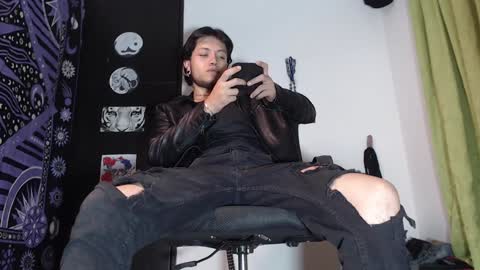 Snapshot of dicaprioo_ chatting on 12/16/24, 01:53 DICAPRIO online show from 12/16/24, 01:53